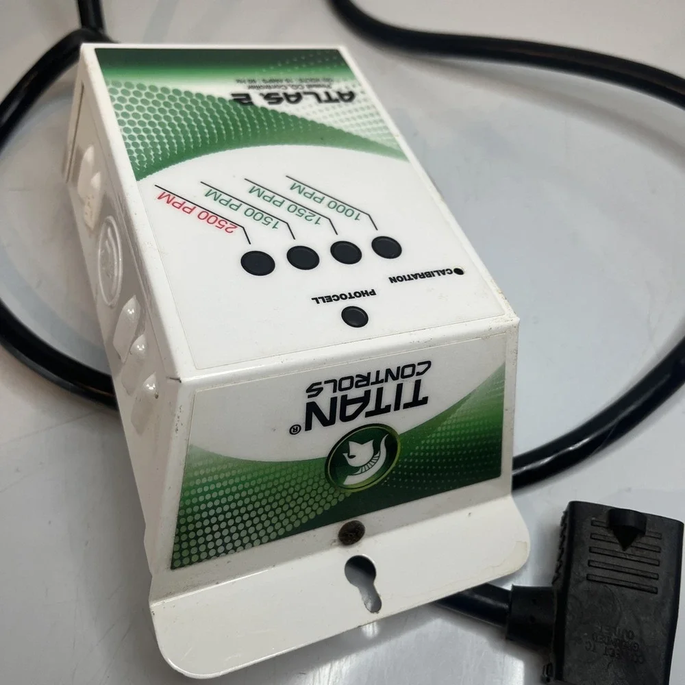Titan Controls Atlas 2, Preset CO2 Monitor/Controller